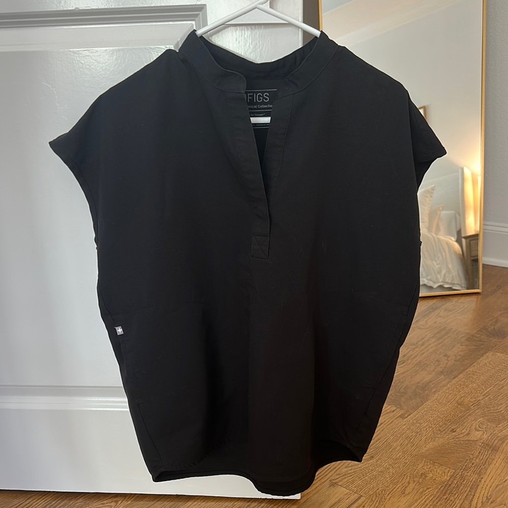 Figs black Rafaela oversized scrub top